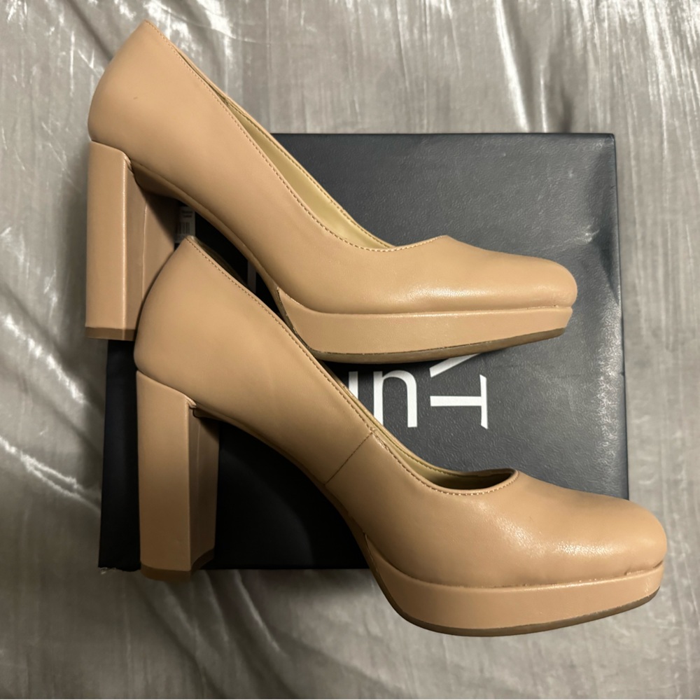 Naturalizer heels brand new in the box color: Berlin/crème brûlée